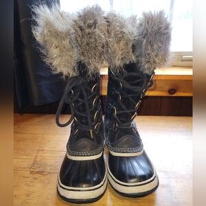 Sorel Joan of Arc Snow Boots Womens Size 7 Black Waterproof Winter Faux Fur Lace